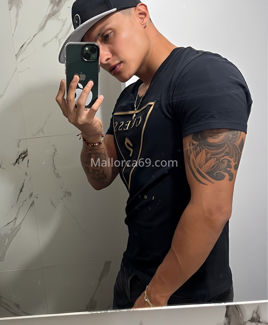 Esteban, latino 25 años. 643373154. Citas en MALLORCA, MALLORCA. www.mallorca69.com.
